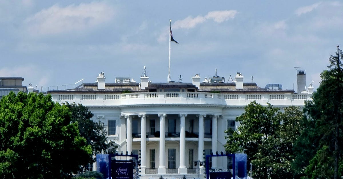 Front view of the White House in Washington, DC